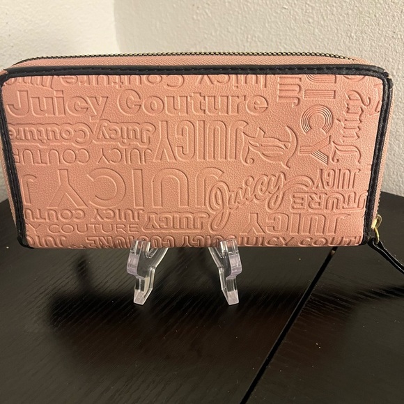 Juicy Couture Cream and Black Logo Wallet - Picture 4 of 4